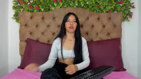 --Estefay-- online show from November 9, 8:54 am