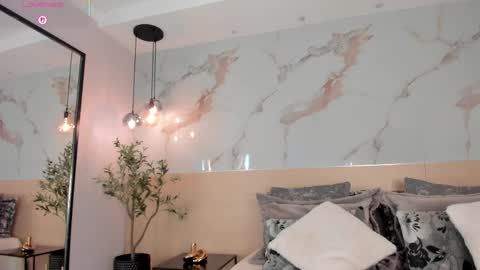    online show from April 9, 11:15 am