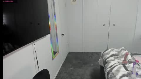 steffylure online show from December 18, 8:57 pm