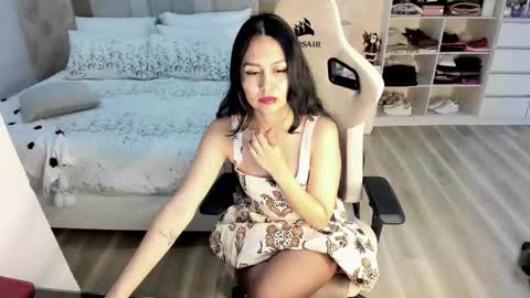 Zuly online show from January 5, 11:19 pm