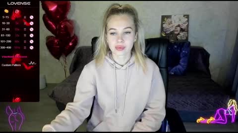 Stella  Cox online show from March 4, 5:19 pm