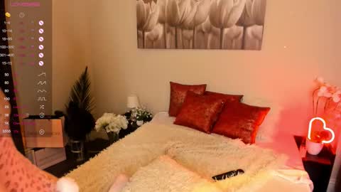 Snapshot of stella_shyyyy chatting on September 17, 3:32 pm Molly online show from September 17, 3:32 pm