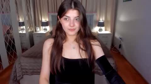 StellaRainbow online show from March 30, 11:10 am