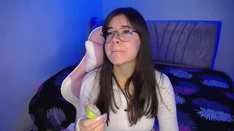 Emma online show from February 4, 1:02 am