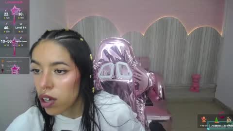 Snapshot of stephania_t chatting on December 31, 3:12 am Stephania online show from December 31, 3:12 am