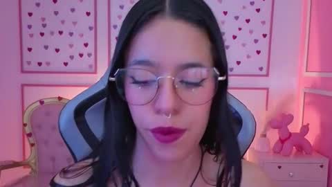 Snapshot of stephania_t chatting on October 8, 12:42 pm Stephania online show from October 8, 12:42 pm