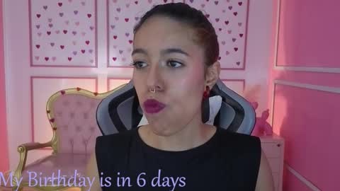 Snapshot of stephania_t chatting on October 11, 1:25 pm Stephania online show from October 11, 1:25 pm