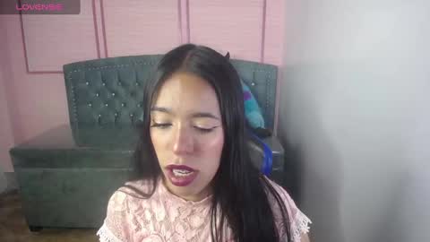 Snapshot of stephania_t chatting on March 3, 10:31 am Stephania online show from March 3, 10:31 am