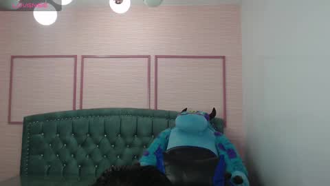 Snapshot of stephania_t chatting on February 22, 10:18 am Stephania online show from February 22, 10:18 am