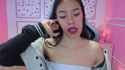 Snapshot of stephania_t chatting on October 2, 11:59 am Stephania online show from October 2, 11:59 am