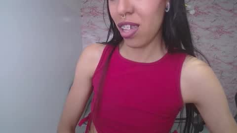 Snapshot of stephania_t chatting on January 15, 7:59 am Stephania online show from January 15, 7:59 am
