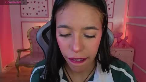 Snapshot of stephania_t chatting on October 9, 1:15 pm Stephania online show from October 9, 1:15 pm