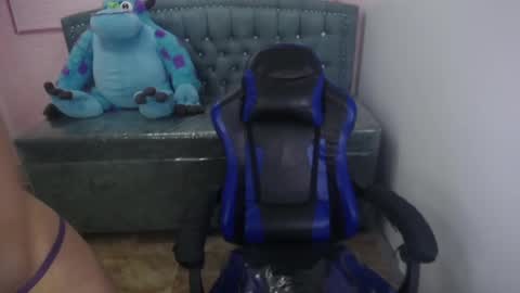 Snapshot of stephania_t chatting on February 26, 10:38 am Stephania online show from February 26, 10:38 am