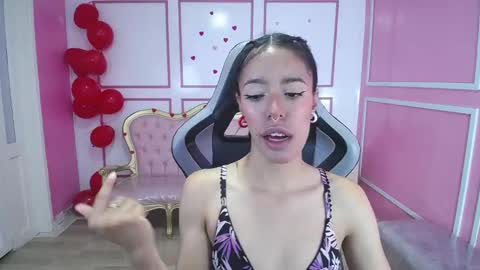 Snapshot of stephania_t chatting on March 9, 11:36 am Stephania online show from March 9, 11:36 am