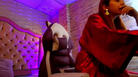 Stephaniesun  online show from April 8, 12:40 pm