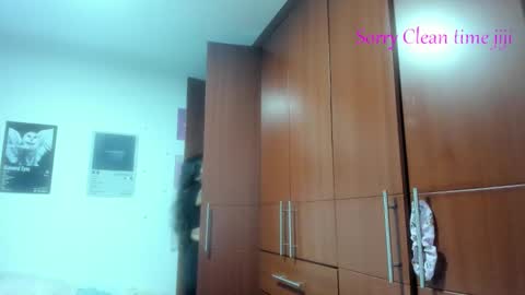 Stephanie  online show from December 23, 3:43 am