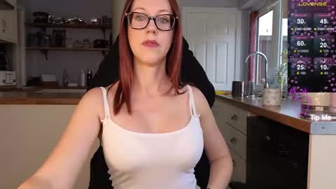Snapshot of stripmequick chatting on October 11, 1:36 pm Amorina online show from October 11, 1:36 pm