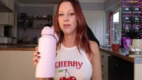 Snapshot of stripmequick chatting on October 17, 2:20 pm Amorina online show from October 17, 2:20 pm