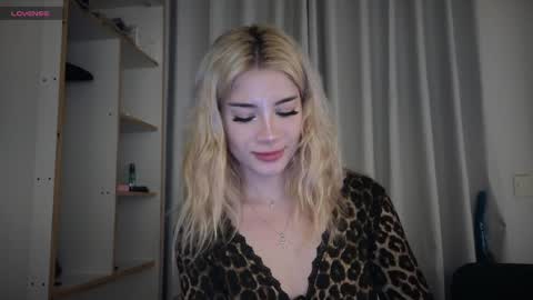 Sofa online show from April 13, 2:46 am