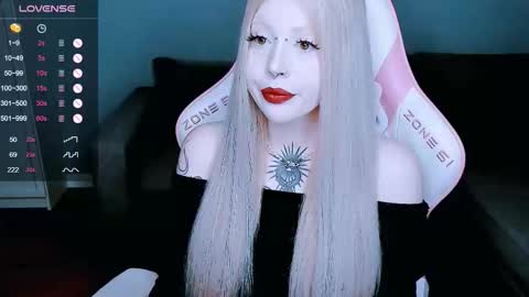 succubus_leslie online show from December 15, 11:54 pm