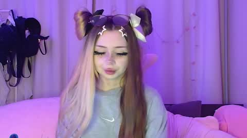 Sue online show from February 14, 8:33 pm