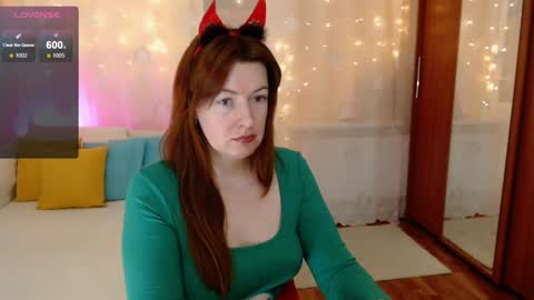 Snapshot of sugar_desire chatting on December 25, 4:54 pm Instagram faroffland online show from December 25, 4:54 pm