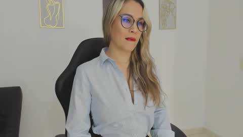 sugar_milff online show from January 7, 1:36 pm