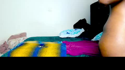 lisa and lina online show from April 18, 5:59 pm