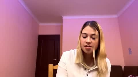 Elizabeth online show from October 21, 4:11 pm