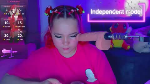 Snapshot of summer_99 chatting on October 7, 10:36 pm independent model online show from October 7, 10:36 pm