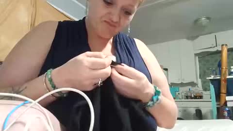 Snapshot of summerdivine69 chatting on October 12, 7:33 am Summer Divine online show from October 12, 7:33 am