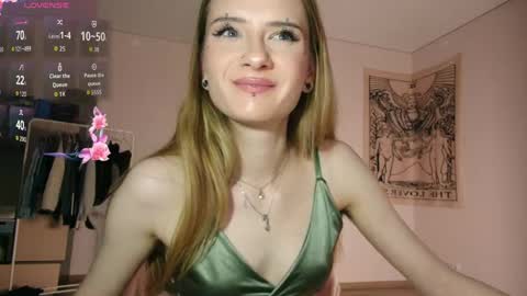 summerhazee online show from April 8, 7:49 pm