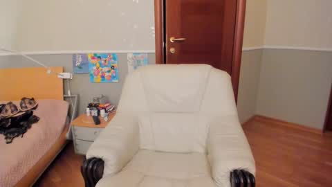 summerliza online show from October 10, 3:28 pm