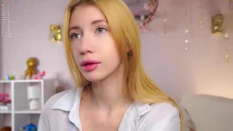 Lily online show from January 18, 3:30 pm