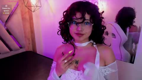 sunny_mayaa online show from April 10, 8:26 pm