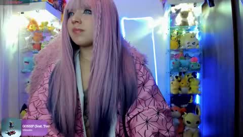 Snapshot of sunofureku_melody chatting on February 24, 1:33 am RAVENCLAU GIRL online show from February 24, 1:33 am