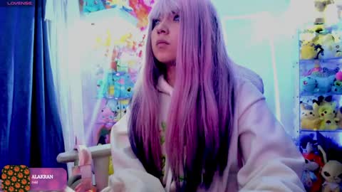 Snapshot of sunofureku_melody chatting on December 6, 11:24 pm RAVENCLAU GIRL online show from December 6, 11:24 pm