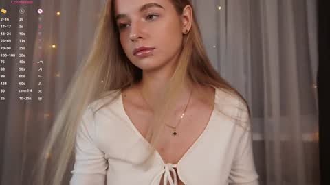 Snapshot of sunshine_diana_ chatting on December 5, 11:38 am Di online show from December 5, 11:38 am