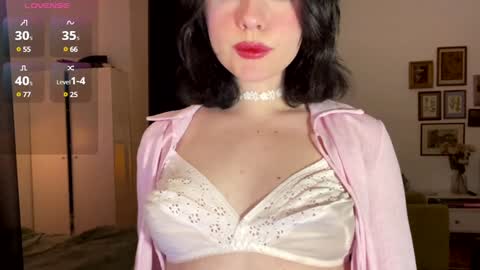 Snapshot of sunshine_lina chatting on December 11, 6:09 pm Lina online show from December 11, 6:09 pm