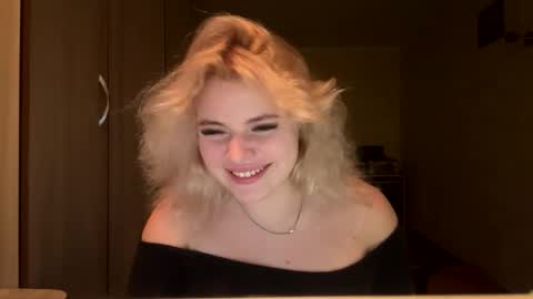 sunshinyflash online show from November 23, 5:25 pm