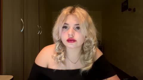 sunshinyflash online show from December 2, 7:05 pm