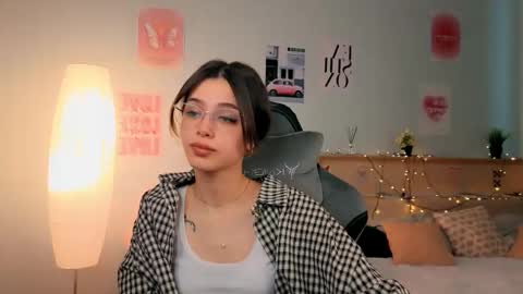 Sara online show from March 19, 1:48 pm