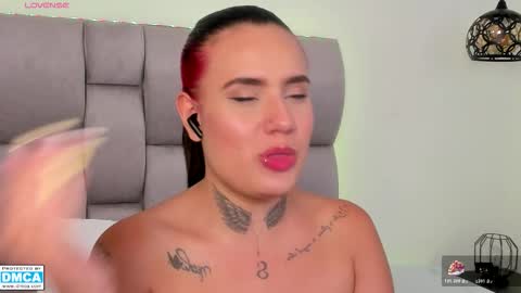 Susan online show from March 25, 10:56 pm