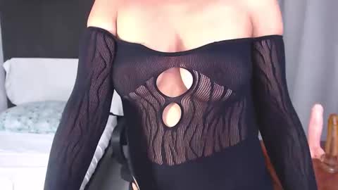 susanleroy online show from March 30, 9:20 am