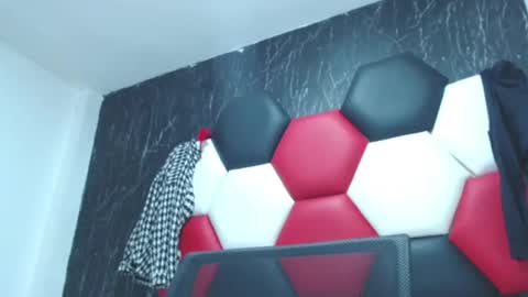 Snapshot of susanleroy chatting on December 18, 3:15 am susanleroy online show from December 18, 3:15 am