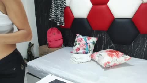 Snapshot of susanleroy chatting on December 14, 3:50 am susanleroy online show from December 14, 3:50 am