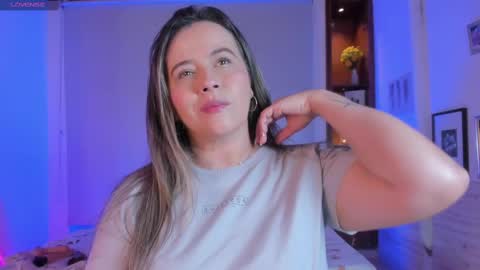 Snapshot of susann_ross chatting on February 15, 12:43 pm Susan Everyday From 0530 to 1430 Col Time online show from February 15, 12:43 pm