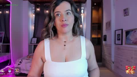 Snapshot of susann_ross chatting on January 3, 11:46 am Susan Everyday From 0530 to 1430 Col Time online show from January 3, 11:46 am