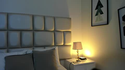 susanthomass online show from February 23, 7:13 pm