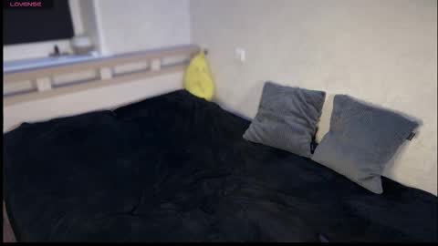 Sue online show from February 22, 7:48 pm